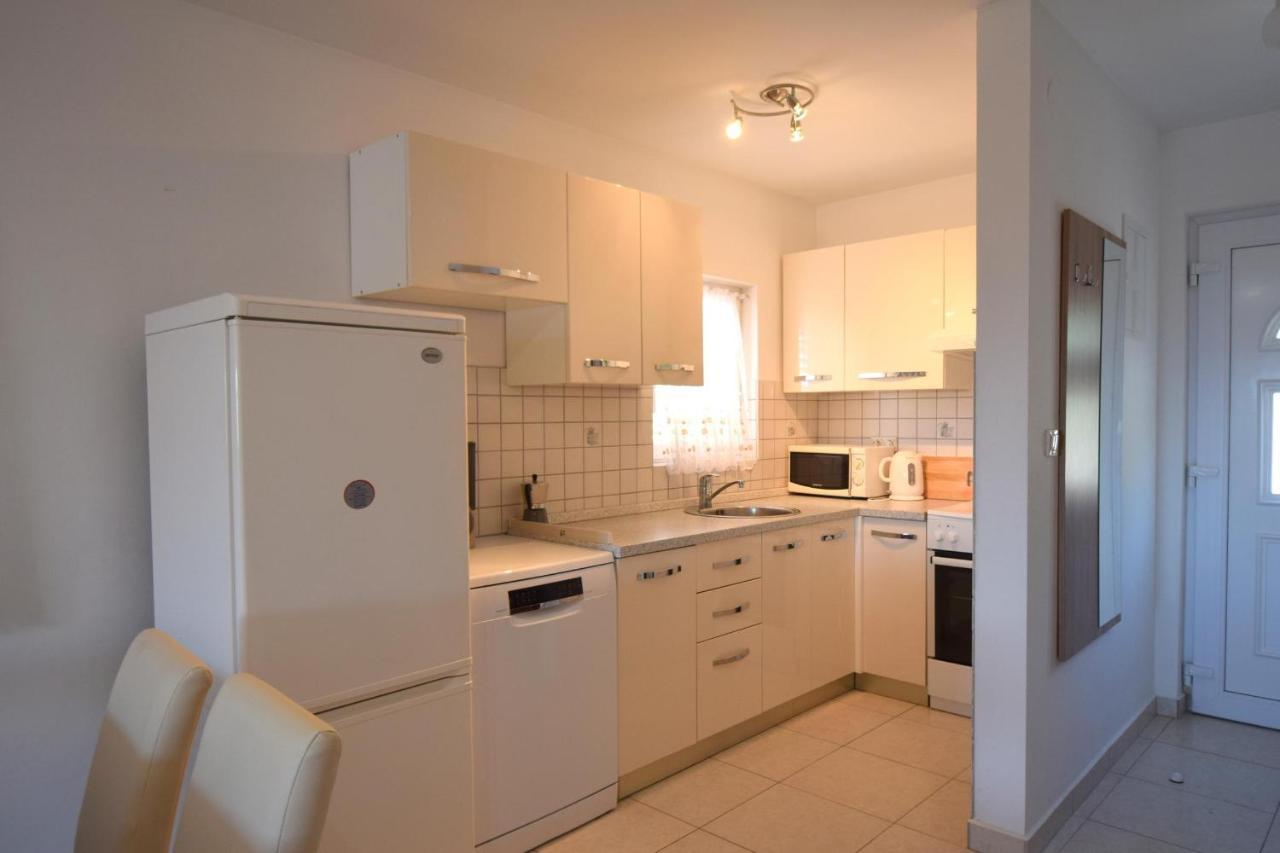 Apartments Marjolovic Нивице Екстериор снимка